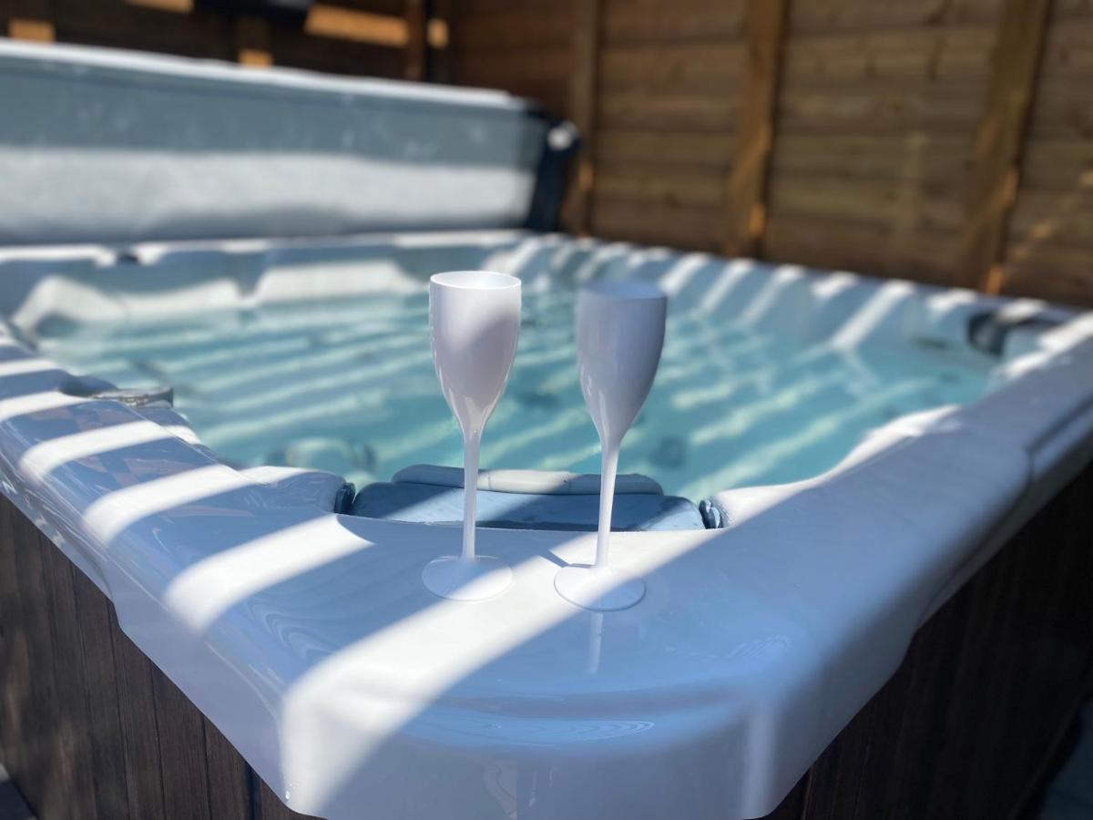Mini Love Room Jacuzzi Privatif Urimenil Eksteriør billede