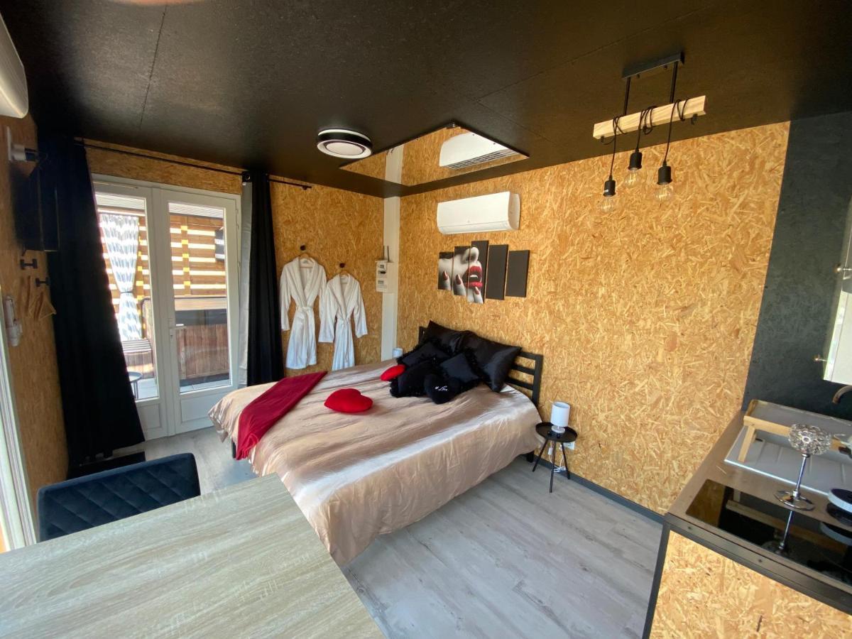 Mini Love Room Jacuzzi Privatif Urimenil Eksteriør billede