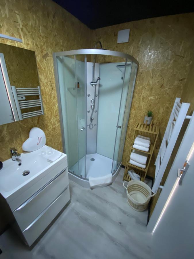 Mini Love Room Jacuzzi Privatif Urimenil Eksteriør billede