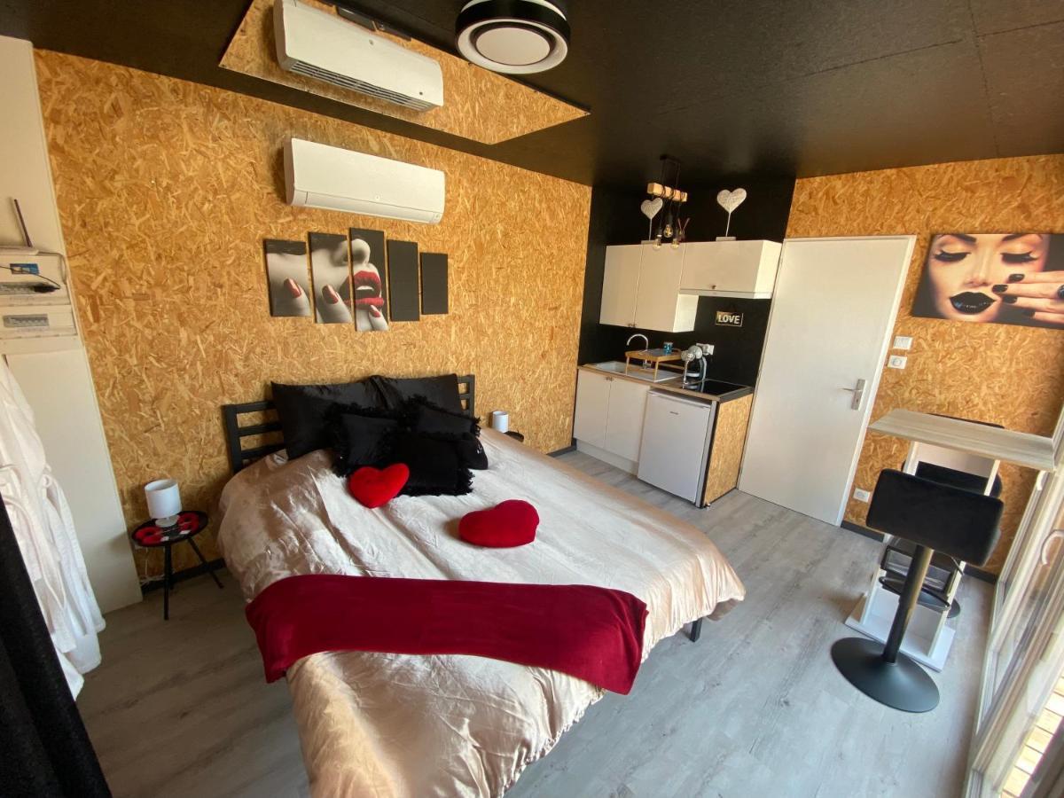 Mini Love Room Jacuzzi Privatif Urimenil Eksteriør billede